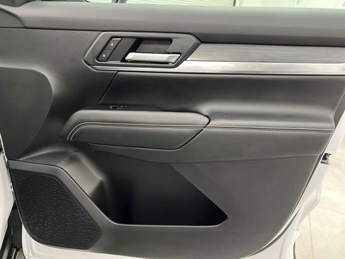 Used 2025 GMC Terrain Elevation image 25