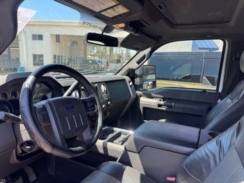 Used 2011 Ford F250 Lariat w/ Lariat Ultimate Pkg AWD/4WD image 4