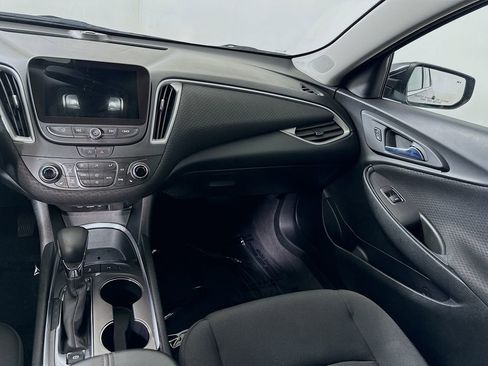 Used 2022 Chevrolet Malibu LT image 19