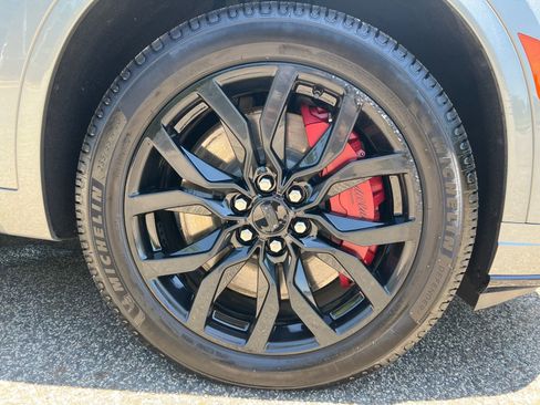 Used 2023 Cadillac XT6 Sport w/ Technology Package AWD/4WD image 14