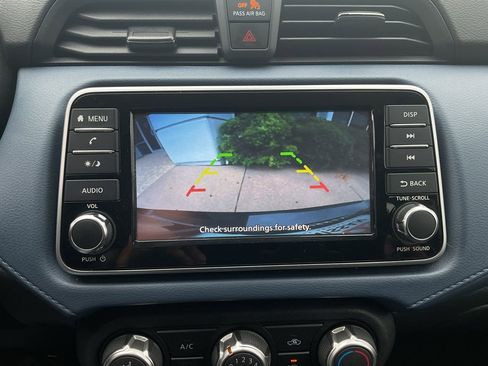 Used 2025 Nissan Versa SV FWD image 27