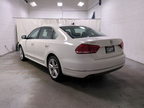 Used 2013 Volkswagen Passat TDI SE FWD image 8