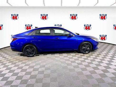 Used 2022 Hyundai Elantra SEL image 25