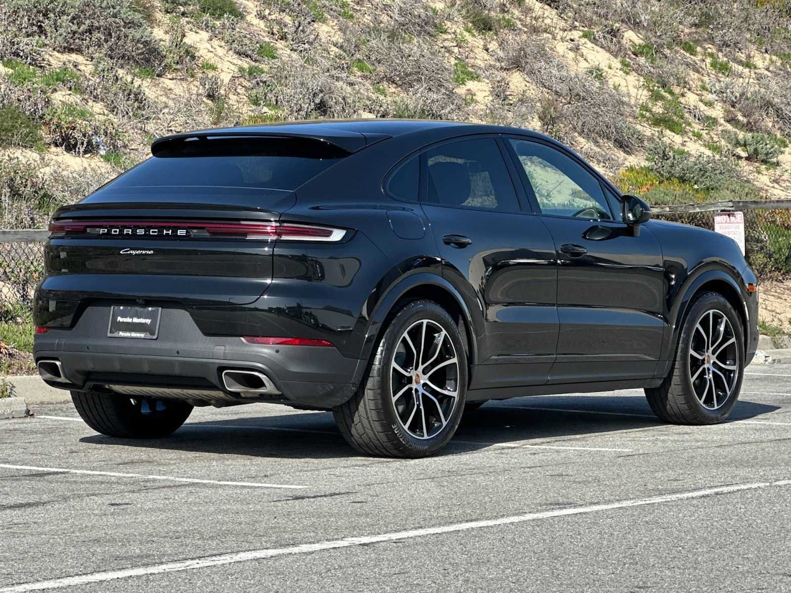 Certified 2025 Porsche Cayenne Coupe AWD/4WD image 7