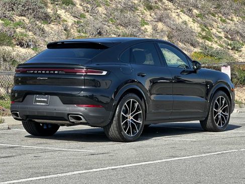 Certified 2025 Porsche Cayenne Coupe image 7