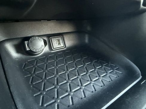 Used 2025 Toyota RAV4 XLE image 37