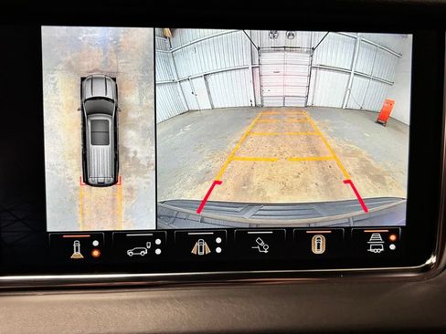Used 2024 GMC Yukon Denali Ultimate AWD/4WD image 16