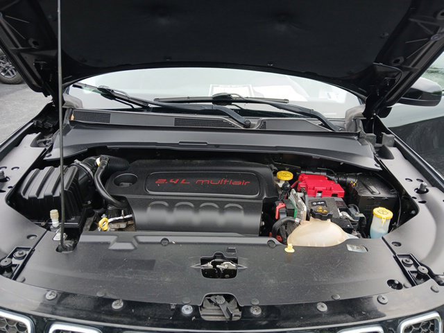 Used 2019 Jeep Compass Latitude AWD/4WD image 36