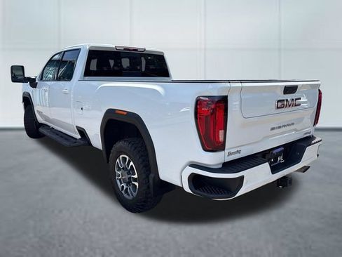 Used 2022 GMC Sierra 2500 AT4 w/ AT4 Preferred Package AWD/4WD image 2