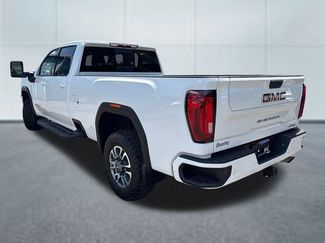 Used 2022 GMC Sierra 2500 AT4 w/ AT4 Preferred Package AWD/4WD video 2