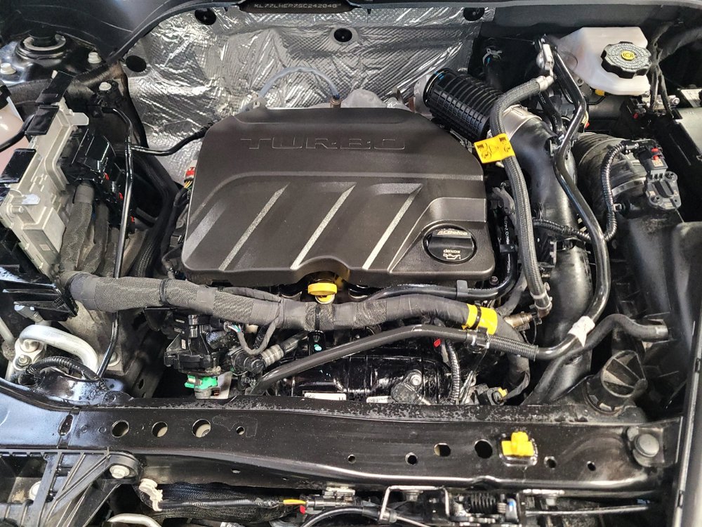 Used 2025 Chevrolet Trax LT w/ LT Convenience Package FWD image 30