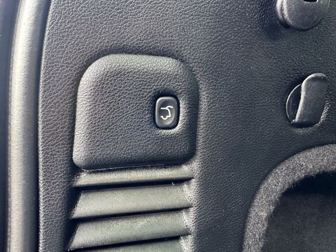 Used 2018 Jeep Grand Cherokee Limited w/ Luxury Group II image 36