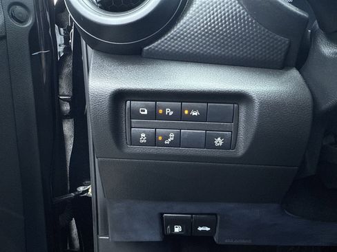 Used 2022 Nissan Kicks S image 30