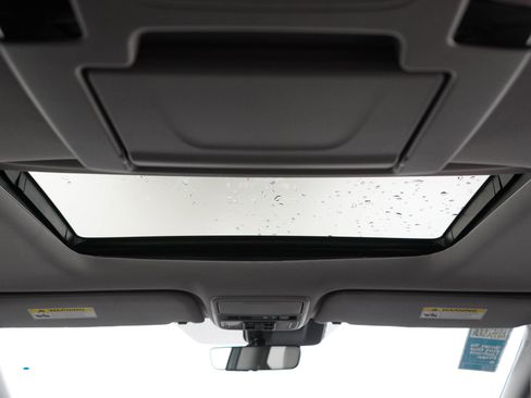 Used 2018 Honda Odyssey Elite image 19