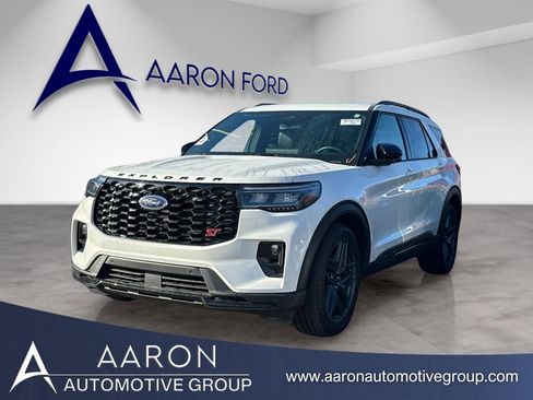 Used 2025 Ford Explorer ST image 1