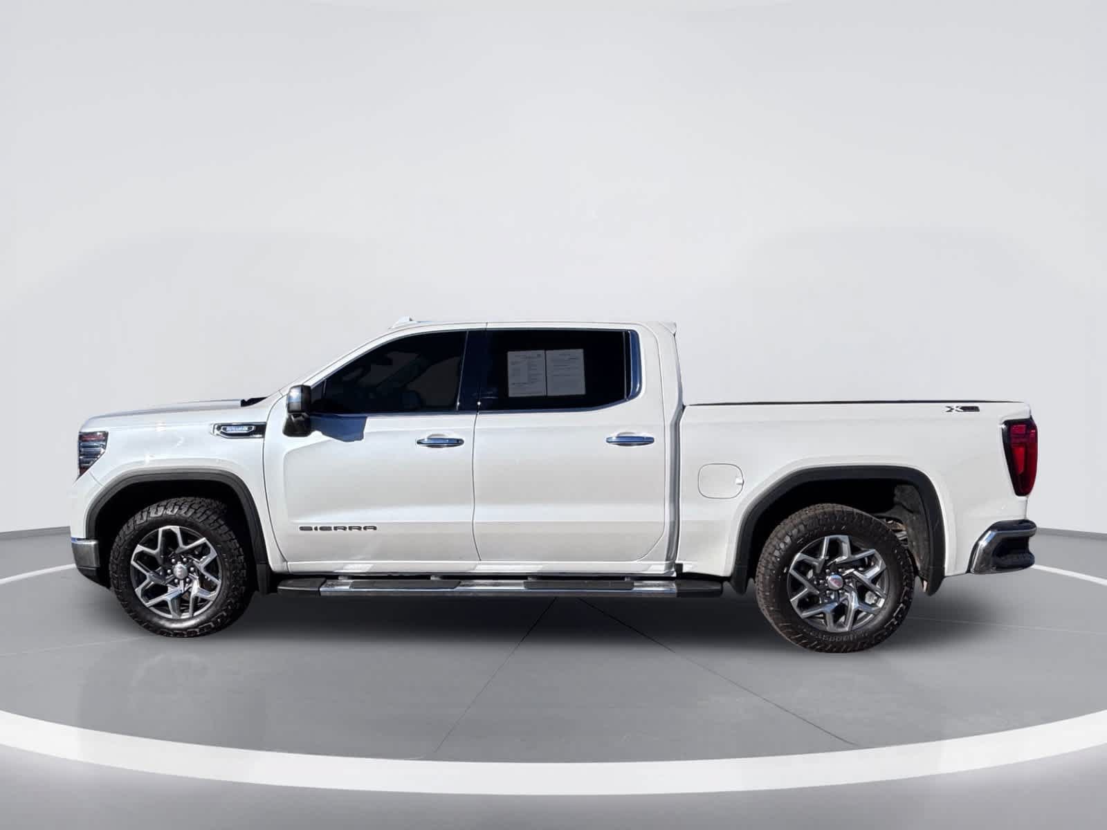 Used 2024 GMC Sierra 1500 SLT w/ SLT Premium Plus Package AWD/4WD image 4
