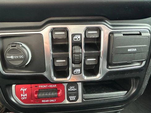 Used 2022 Jeep Gladiator Rubicon w/ LED Lighting Group AWD/4WD image 21