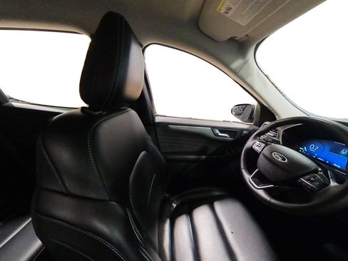 Used 2023 Ford Escape Platinum AWD/4WD image 44