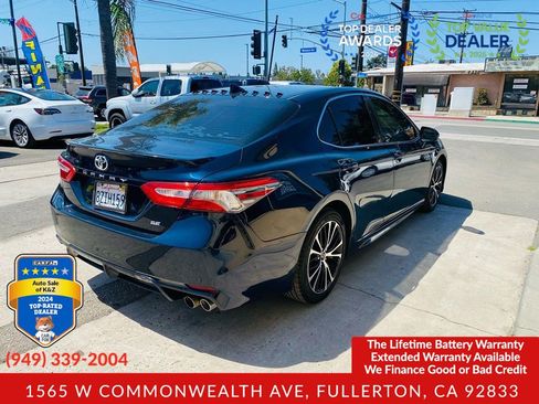 Used 2019 Toyota Camry SE w/ Carpet Mat Package FWD image 16