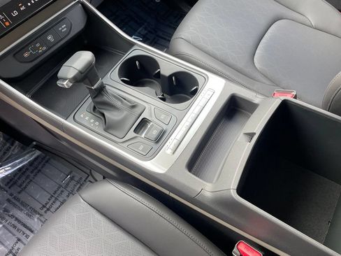New 2026 Kia Carnival FWD image 9
