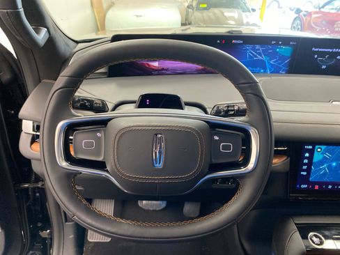 New 2026 Lincoln Navigator L Black Label AWD/4WD image 23