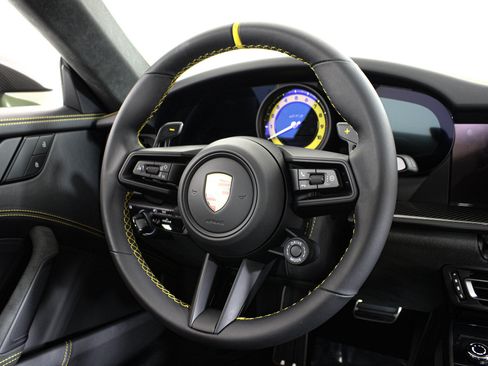 Used 2022 Porsche 911 GT3 RWD image 50