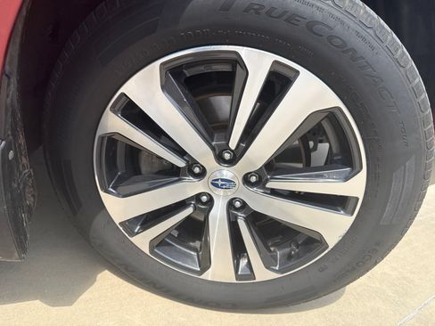 Used 2018 Subaru Outback 2.5i Limited AWD/4WD image 19