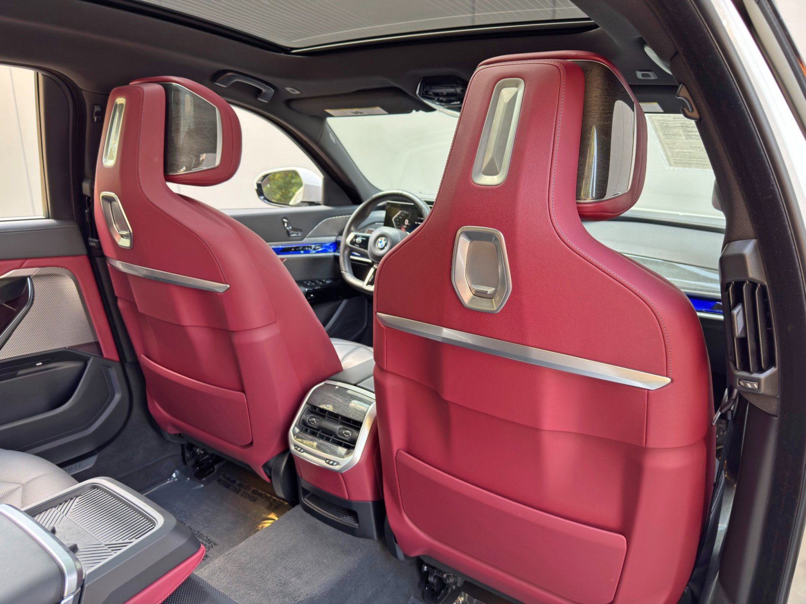 Used 2023 BMW 740i w/ Parking Assistance Package RWD image 47