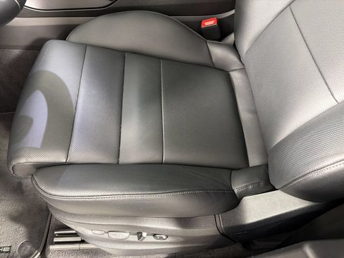 Certified 2024 Porsche Cayenne AWD/4WD image 14