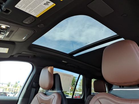 New 2026 Lincoln Aviator Reserve AWD/4WD image 5