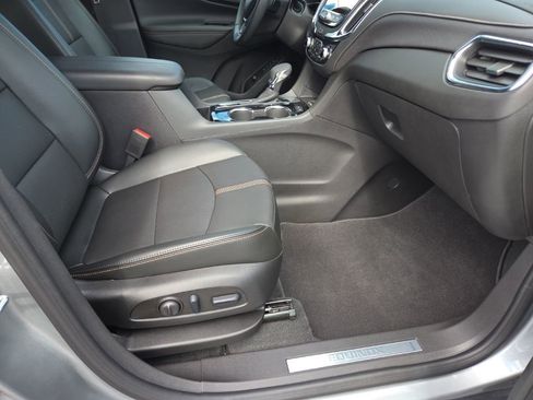 Used 2024 Chevrolet Equinox Premier image 13