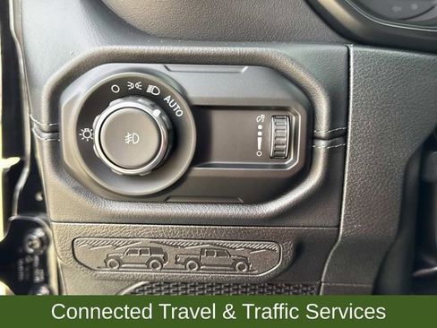 Used 2025 Jeep Wrangler Sahara image 32