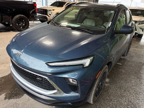 Used 2024 Buick Encore GX Sport Touring FWD image 4