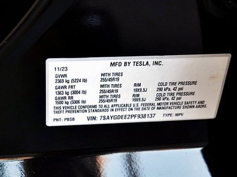 Used 2023 Tesla Model Y Long Range image 41