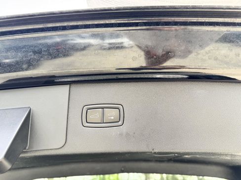 Used 2019 Porsche Cayenne image 23