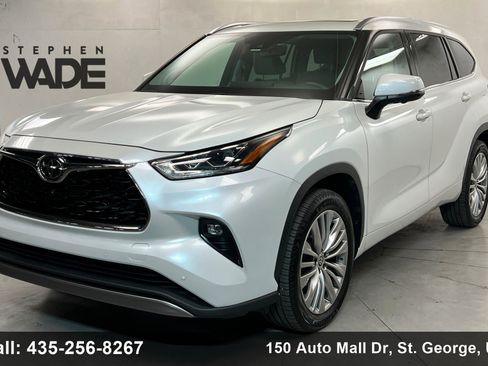 Used 2023 Toyota Highlander Platinum FWD image 1