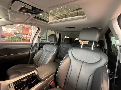 Used 2025 Hyundai Palisade SEL FWD image 9