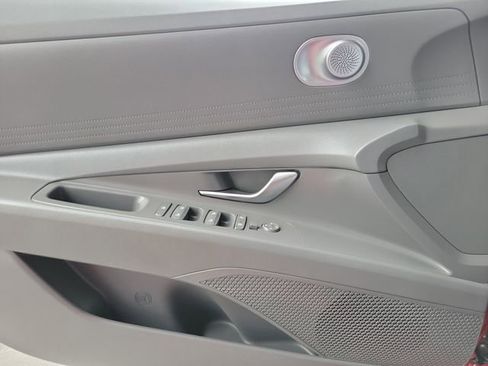 Used 2022 Hyundai Elantra SE FWD image 19