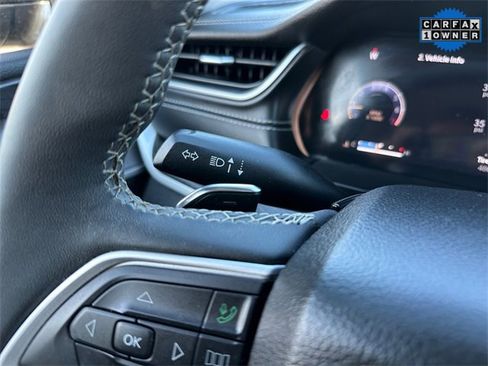 Used 2023 Jeep Grand Cherokee Limited image 24