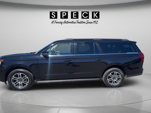 Used 2025 Ford Expedition Max Active AWD/4WD image 3
