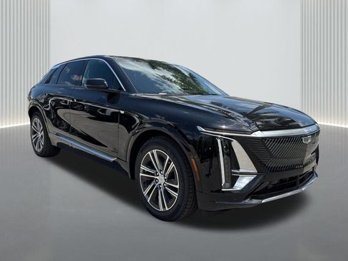 New 2026 Cadillac Lyriq Luxury RWD image 3
