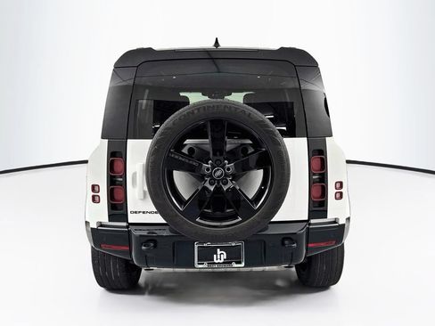 Certified 2024 Land Rover Defender 110 X-Dynamic SE AWD/4WD image 6
