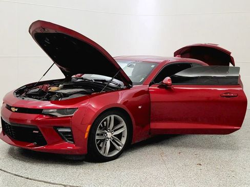 Used 2017 Chevrolet Camaro SS image 10