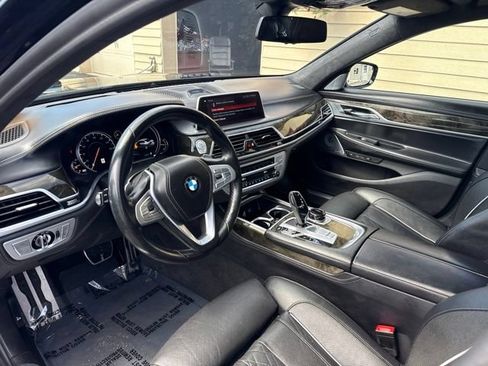 Used 2019 BMW 750i xDrive w/ Executive Package AWD/4WD image 11