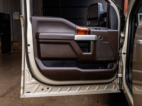 Used 2017 Ford F350 King Ranch w/ King Ranch Ultimate Package image 32