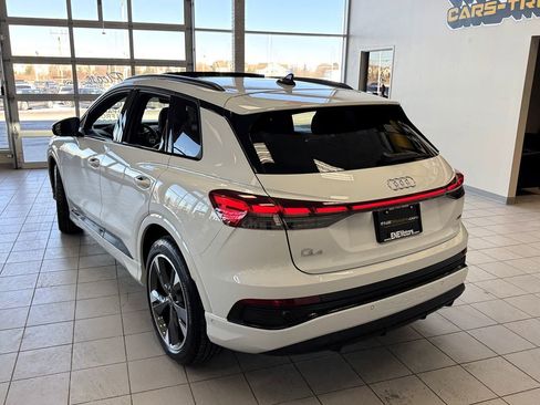Used 2024 Audi Q4 e-tron Premium Plus w/ Premium Plus image 56