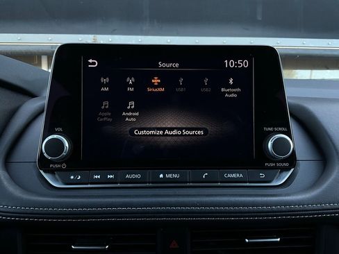 Used 2025 Nissan Rogue SV image 30