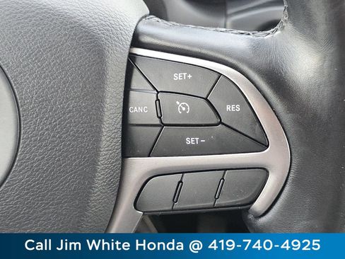 Used 2020 Jeep Grand Cherokee Limited AWD/4WD image 31