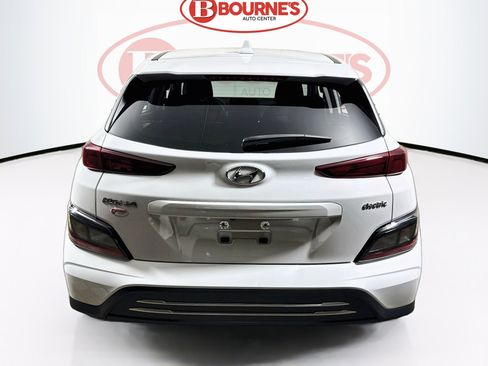 Used 2023 Hyundai Kona SE image 7