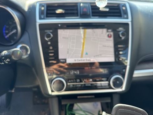 Used 2019 Subaru Outback 3.6R Limited image 3